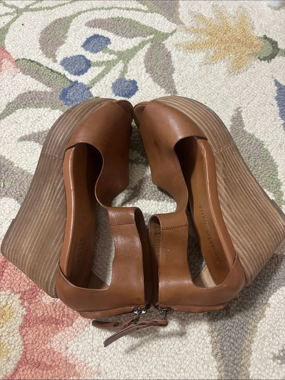 Gentle souls Women's Juniper Tea Tan Leather Open-Toe Wedge Sandals, 7